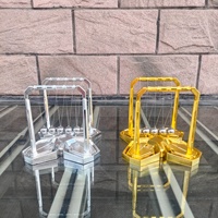 Péndulo de Newton con Base de Plástico Dorado de Cuatro Pétalos, Bola de Impacto, Regalo Creativo, Adorno Moderno de Diseño Simple para Oficina y Hogar