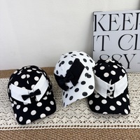 Nueva Gorra de Béisbol con Puntos Blancos y Negros para Otoño, Gorra de Moda para Mujer con Decoración en el Cuello, Protección Solar y Visera Curva
