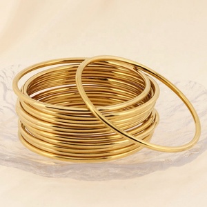 Hot Bán Đồ Trang Sức Thời Trang Mạ Vàng Thép Không Gỉ Đơn Giản 3Mm Vòng Tròn <span class=keywords><strong>Bangle</strong></span> Mịn Đồng Bằng Vòng Đeo Tay 7-Mảnh <span class=keywords><strong>Bangle</strong></span> <span class=keywords><strong>Set</strong></span> Cho Phụ Nữ - Product Image 2
