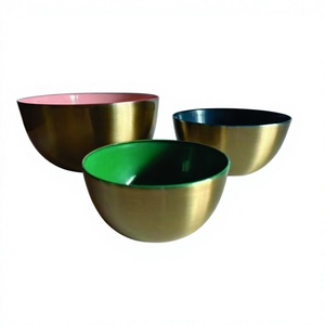 Saladier avec différentes couleurs à l'intérieur Rose Bleu Vert à l'extérieur Couleur dorée Bol de service à salade en acier inoxydable pour la maison - Product Image 1