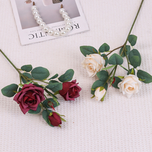 Rosa de imitación de tres puntas, flores de seda suaves, venta al por mayor, para bodas, salón europeo, rosa diamante, decoración de sala de estar, modelo. - Product Image 4