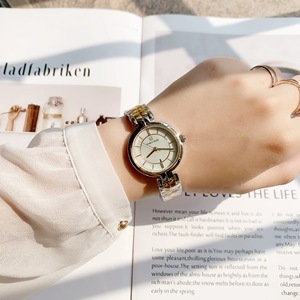 Reloj de pulsera impermeable para mujer, de acero inoxidable, con cierre de mariposa plateado, para estudiantes. - Product Image 3
