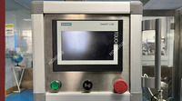 Machine de scellage de remplissage automatique de poudre de flacon d'injection Machine de sertissage de capsulage de remplissage de bouteilles d'ampoules