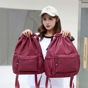 กระเป๋าเป้สะพายหลังแบบพกพาทำจากไนลอนหรูหรากระเป๋าของขวัญแบบเชือกโพลีเอสเตอร์แบบพกพาเป็นมิตรกับสิ่งแวดล้อมพร้อมโลโก้ที่กำหนดเอง - Product Image 4