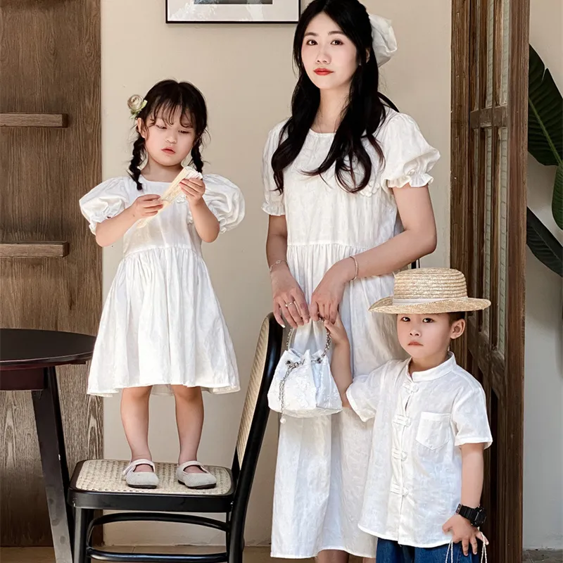 Großhandel Baumwolle koreanisches Kleid T-Shirt Mami und Ich Familie passende Outfits Sommer solide Farbe