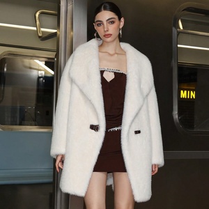 D&M Ingrosso Abbigliamento Invernale da Donna Nuovo Cappotto Lungo in Pelliccia Sintetica Integrata Effetto Visone di Media Lunghezza per Signore - Product Image 3
