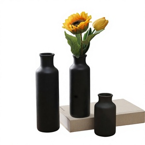 Juego de Jarrones de Cerámica Negro Mate, Modernos, Minimalistas, Hechos a Mano, para Flores, Decoración Neutral para Sala de Estar y Entrada - Product Image 4