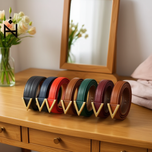 Cintura in pelle PU con fibbia a lettera V da 3 cm per donna, accessorio moda - Product Image 2