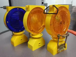 CE Traffic Light Yellow LED Barricade Flasher Light / Amber Road Cone Solar Barricade Light WARNING Safety