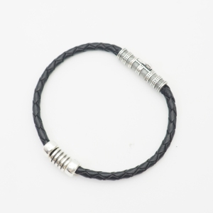 Bracciale in vera pelle intrecciata con cinturino personale con nome a sfera in argento regalo per la festa del papà - Product Image 2