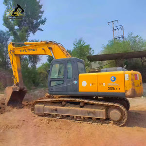 Vente flash : Excavatrice sur chenilles d'occasion Hyundai 305LC-7 de 30 tonnes avec moteur Cummins et composants de transmission en stock - Product Image 1