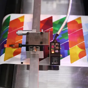 DARUI-máquina de troquelado de etiquetas adhesivas J3, cortador de etiquetas adhesivas, máquina de corte láser para rollos