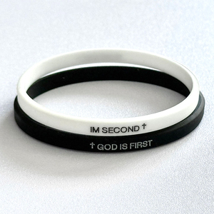 Nhiều Màu Mỏng Dải Thể Thao Tùy Chỉnh Silicone Vòng Đeo Tay Thiên Chúa Là Thư Đầu Tiên Hợp Thời Trang Thương Hiệu 5Mm Cao Su Tay Dây Đeo Cổ Tay Khuyến Mại - Product Image 4