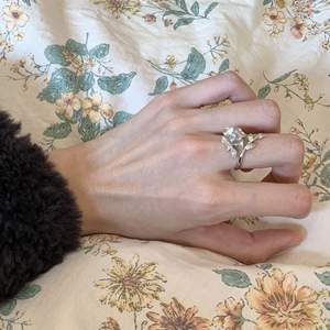 Bague en argent pur S925, fleur à quatre pétales, nouveau style campagnard chinois, design de niche haut de gamme, luxe léger, sertissage à griffes ouvertes - Product Image 2