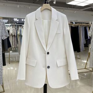 Blazer noir décontracté pour femme, style coréen ample, veste de costume de ville avec un design élégant - Product Image 3
