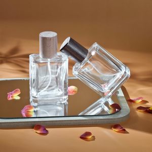 High Quality Luxury Design 50ml 100ml <b>Empty</b> <b>Spray</b> Beautiful Square Glass Perfume <b>Bottle</b> and Cap - Product Image 4