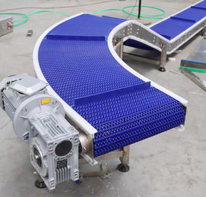 Bande transporteuse modulaire plate en PVC plastique avec crampons antidérapants - Product Image 3