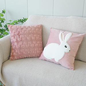 Nuova Federa per Cuscino in Stile Ins, Rosa Quadrata con Ricamo a Coniglio in Peluche e Fiori 3D, Graziosa Federa per Divano - Product Image 2