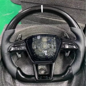 พวงมาลัยคาร์บอนไฟเบอร์สำหรับรถ <span class=keywords><strong>Audi</strong></span> <span class=keywords><strong>A6</strong></span> A5 A3 A8 A7 C8 B9 B8 R8 TT Q7 Q5 Q8 C7 C6อุปกรณ์แต่งแต่งพวงมาลัยรถ - Product Image 1