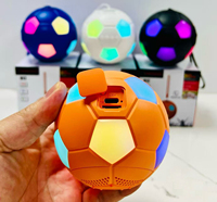Haut-parleur portable Bluetooth en forme de ballon de football lumineux, avec appairage TWS, radio FM, lecteur de carte mémoire et fonction d'appel mains libres, cadeau idéal pour les fans de football