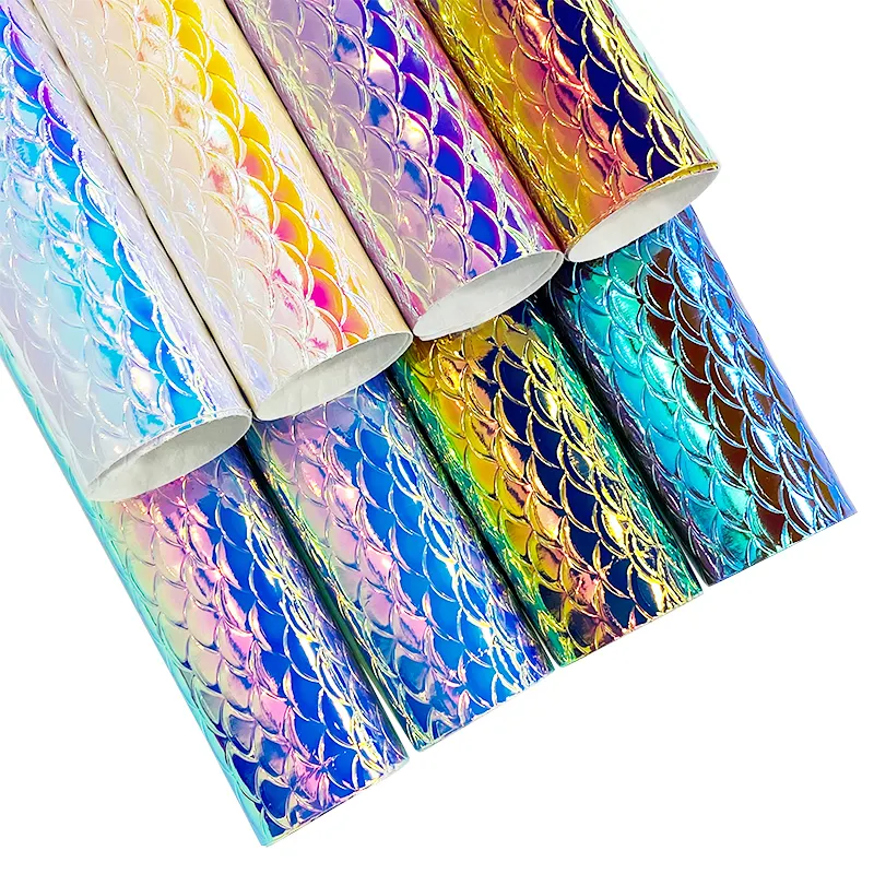 Os peixes holográficos coloridos gravaram a tela iridescente do couro do falso do vinil para fazer sacos/ofícios/acessórios