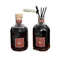 Bouteille en verre pour diffuseur de parfum personnalisée avec étiquette/logo, 1000 ml, scellée au liège, sérigraphiée, avec boîte et bâtonnets en rotin
