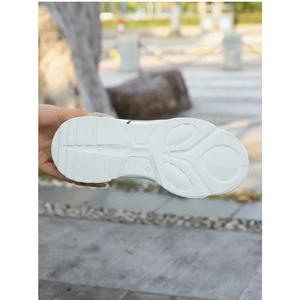 Sneakers con Zeppa alla Moda per Donne, Punta Rotonda con Lacci, Trendy Stampa a Cuore, Suola Spessa - Product Image 6