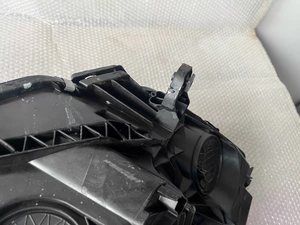 Los Faros Delanteros Originales para el Nuevo <span class=keywords><strong>Mercedes</strong></span> Benz E300W214 Son de <span class=keywords><strong>Segunda</strong></span> <span class=keywords><strong>Mano</strong></span> y Sin Reparar - Product Image 6