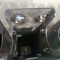 Support structurel en acier au carbone de précision YISHANG, soudure scellée, découpe laser, pliage, perçage, taraudage ±0,05 mm