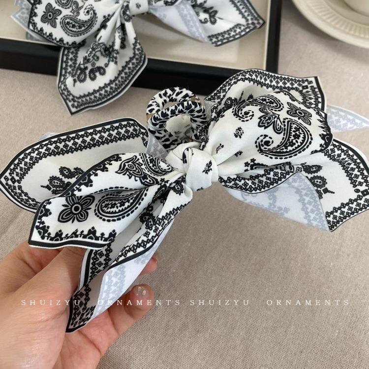 คลิปหนีบเม็ดมะม่วงหิมพานต์สองด้าน