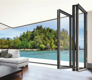 ประตูบานเฟี้ยมอลูมิเนียมแบบเลื่อนสำหรับภายนอกอาคาร ป้องกันพายุเฮอริเคน กระจกสองชั้น - Product Image 1