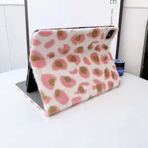 <span class=keywords><strong>เคส</strong></span>แท็บเล็ตด้านหลังแบบนิ่มลายขนนกยูงสำหรับ <span class=keywords><strong>iPad</strong></span> Pro11<span class=keywords><strong>เคส</strong></span>กันกระแทกสำหรับ <span class=keywords><strong>iPad</strong></span> 10.2 10.<span class=keywords><strong>5</strong></span> - Product Image 1