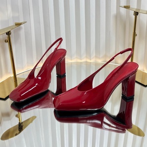 รองเท้าส้นหนาหนังเงา ดีไซน์เนอร์ รองเท้าส้นสูงแบบสวมกันลื่น ระบายอากาศได้ดี สไตล์เรโทร สำหรับผู้หญิง เหมาะสำหรับทุกฤดูกาล - Product Image 1