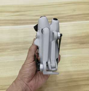 Dron Prosumer Mini 4 Pro Fly More Combo 4K UAV con Control Remoto Wi-Fi, Control por Aplicación, Plegable, 249g, Plástico - Product Image 4