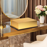 Boîte cadeau rigide magnétique pliable personnalisée Golden Flap avec gaufrage et doublure en éponge pour l'emballage de crème pour le visage