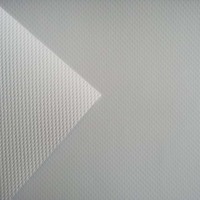 Tissu léger imperméable enduit de PVC à structure membranaire pour couverture d'architecture tendue de toiture de bâtiment