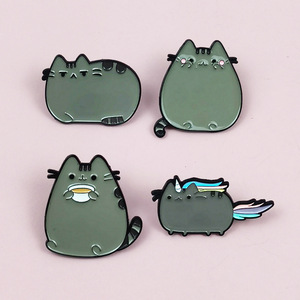 Spilla in metallo con design adorabile e creativo a tema <span class=keywords><strong>Totoro</strong></span> cartoonista e greggio, accessorio per zaino e abbigliamento - Product Image 4