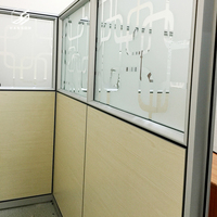 Cabine de douche carrée en aluminium Mdf bois verre zone humide moderne personnalisée pour salle de bain d'hôtel salle de sport et cloison de toilette