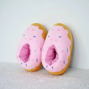 Novedad 2022: Pantuflas de Peluche con Forma de Donut y Sushi, Lindos Regalos para Novia - Product Image 1