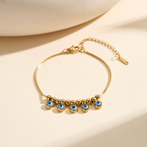 Pulsera de acero inoxidable con baño de oro de 18 quilates y ojo azul, ideal para el uso diario de la mujer, con acabado PVD, perfecta para cumpleaños. - Product Image 4