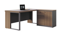 Bureau de travail moderne et simple avec pieds en acier et gestion des câbles, bureau d'ordinateur en bois grainé pour le bureau, table de travail robuste