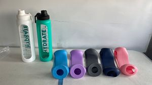 Bottiglia d'acqua intelligente colorata da 1l con coperchio in acciaio inossidabile <span class=keywords><strong>e</strong></span> protezione in Silicone per l'idratazione in movimento - Product Image 3