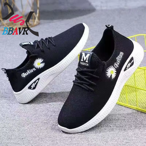 Nuevos Zapatos Deportivos Feizhinu para Primavera y Verano, Zapatos Casuales de Suela Suave para Mamá, Zapatos Deportivos de Malla de Caña Baja, Zapatos para Estudiantes al por Mayor - Product Image 1