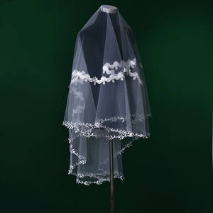 रोमांटिक नई शानदार <span class=keywords><strong>Waltz</strong></span> लंबाई वाली शादी की फीता घूंघट 1 टियर लंबी ब्राइडल वील्स - Product Image 4