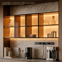 Armoires de cuisine modulaires en placage de sycomore sur mesure, coins arrondis, verre rétroéclairé ambré, marbre Calacatta, fabricant OEM ODM