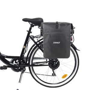 Sac à dos de vélo universel imperméable de 28 L avec système de verrouillage rapide et éléments de sécurité réfléchissants - Product Image 1