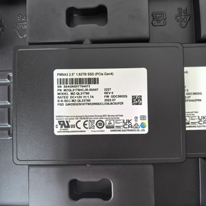 Samsung PM9A3 1.92TB U2 NVMe SSD MZQL21T9HCJR-00A07 รุ่นใหม่ ดีไซน์ใหม่ พร้อมอินเทอร์เฟซ NVMe ความเร็วสูง ช่วยให้การถ่ายโอนข้อมูลรวดเร็วเป็นพิเศษ - Product Image 1
