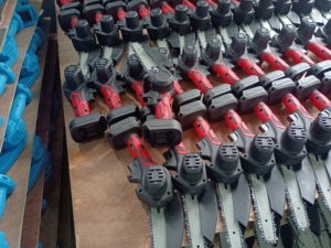 Máy Cưa Xích Lithium Pin 4/6 Inch OEM Bán Chạy Máy Cưa Xích Điện Mini Không Dây Cầm Tay - Product Image 3