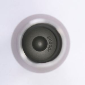 Botella de Agua Aislada al Vacío de Acero Inoxidable 304 Ecológica de 500 ml, con Base de Bambú y Tapa de Madera, Rendimiento Térmico de 6 a 12 Horas, Diseño Simple y Moderno - Product Image 3