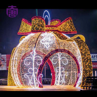 Arche de boules de Noël LED en métal personnalisée IP65, certifiée CE ROHS, durée de vie de 50 000 heures pour décorations de fêtes intérieures/extérieures